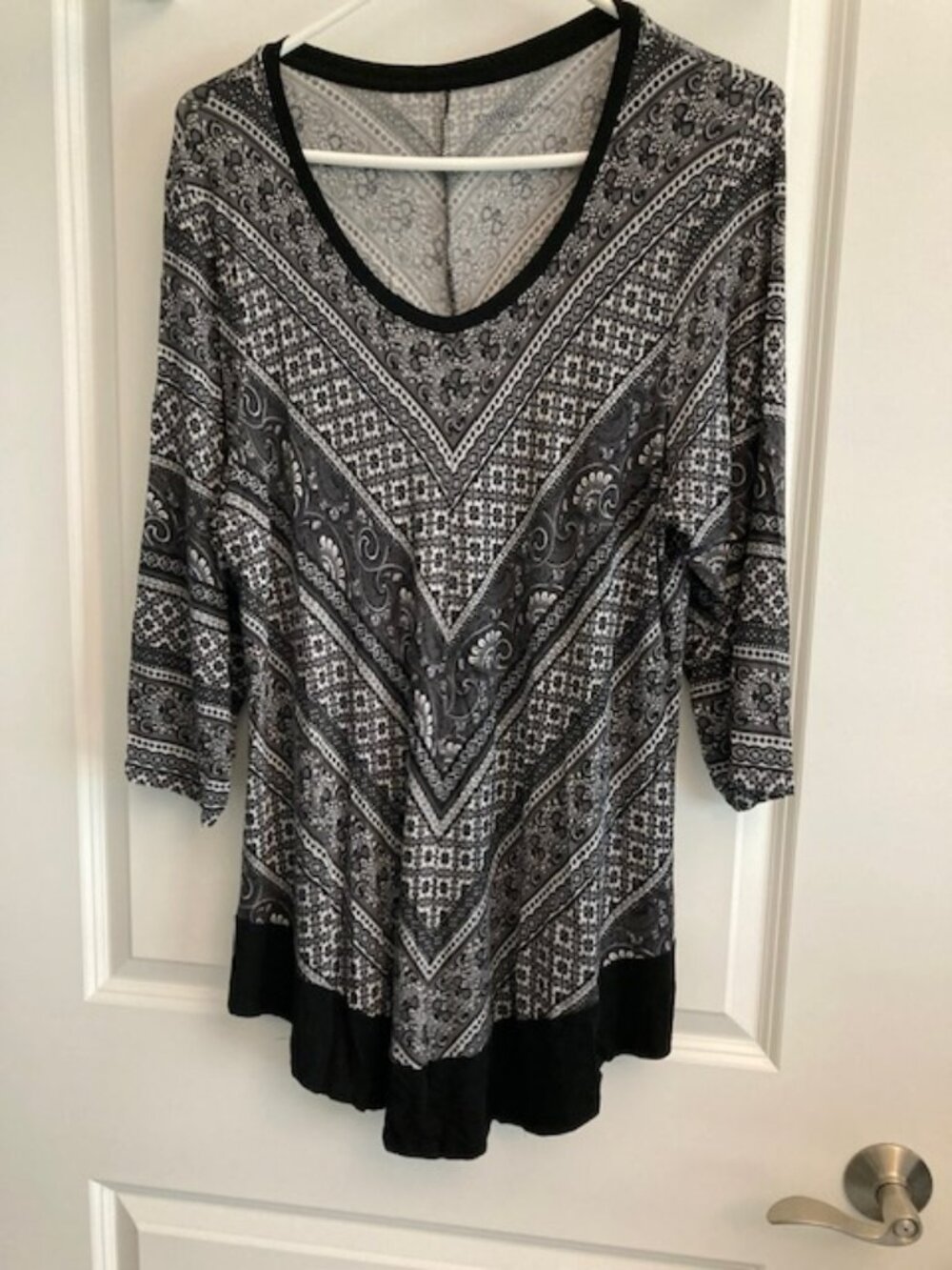 Black & White Tunic Top - 1XL